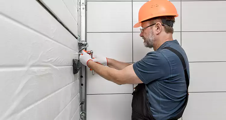 Emergency Garage Door Repair in Saratoga, CA