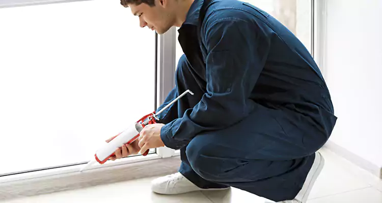 Window Glass Caulk Repair in Saratoga, CA
