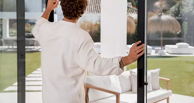 Sliding Screen Door Maintenance for Closing Issues in Saratoga, CA